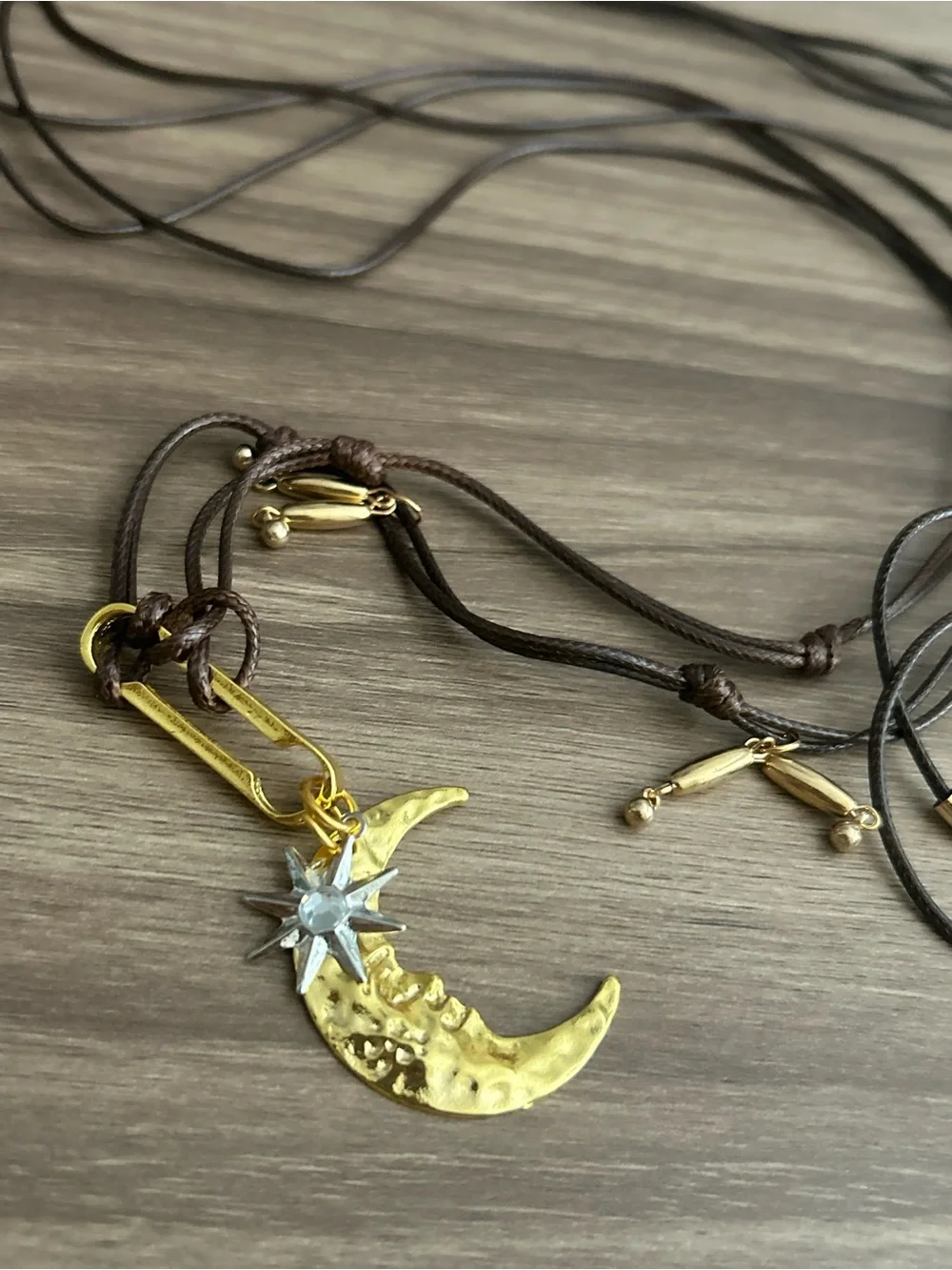 Crescent Moon Necklace Q1297